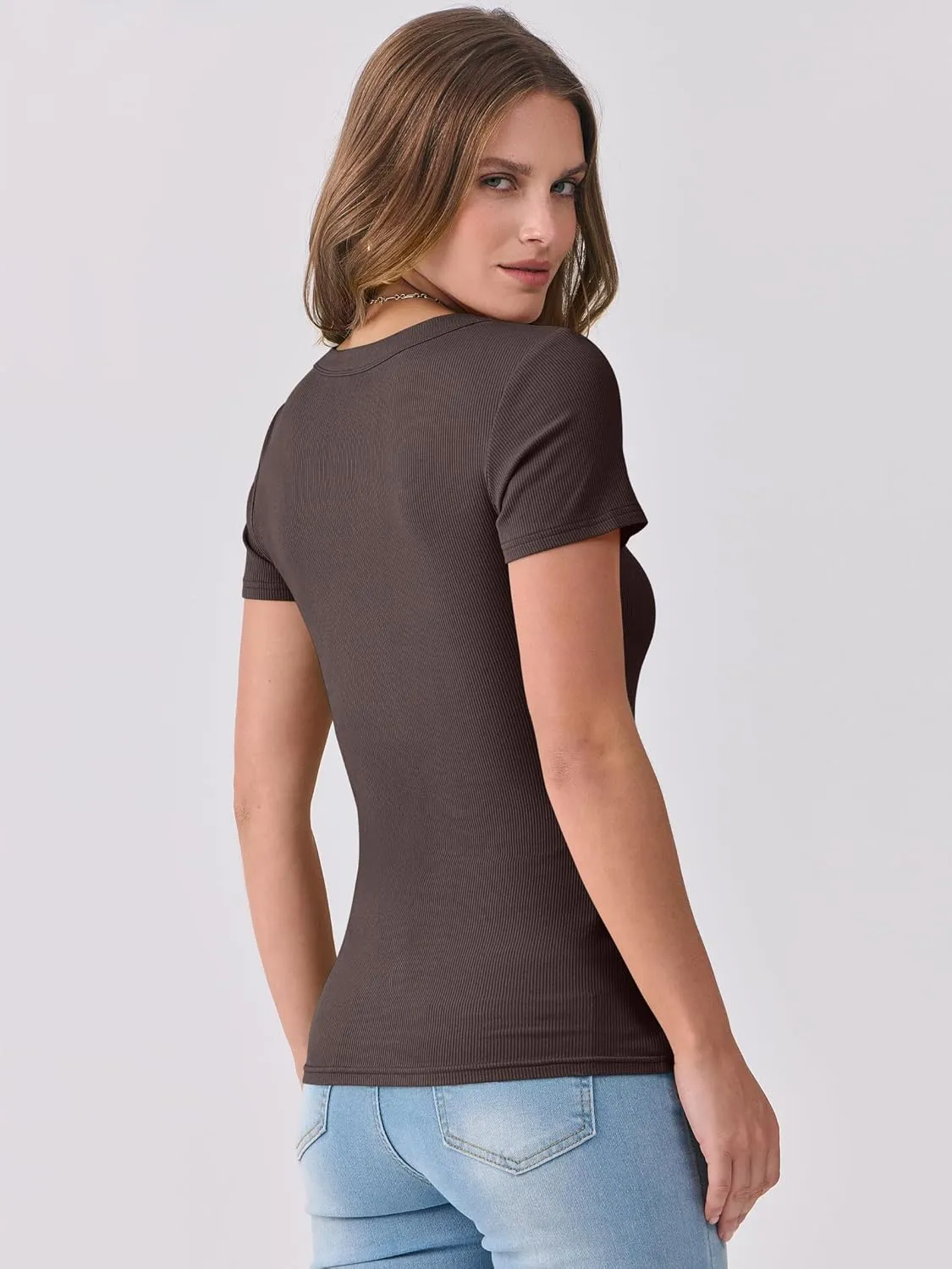 ANRABESS Women Short Sleeve V Neck Ribbed Knit Fitted Shirts Basic Tees Tops 2025 Summer Casual T-Shirts Going Out Outfits