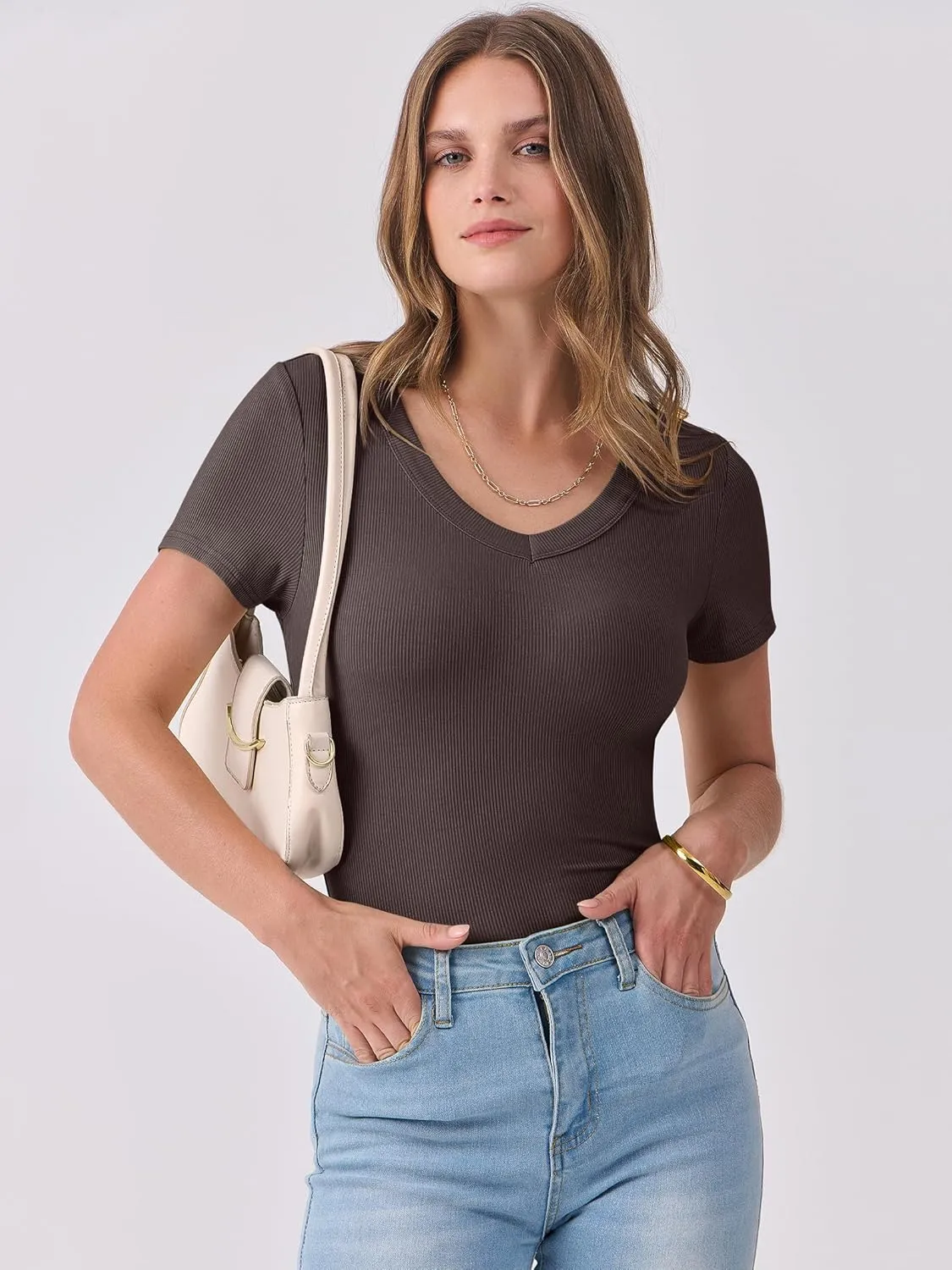 ANRABESS Women Short Sleeve V Neck Ribbed Knit Fitted Shirts Basic Tees Tops 2025 Summer Casual T-Shirts Going Out Outfits