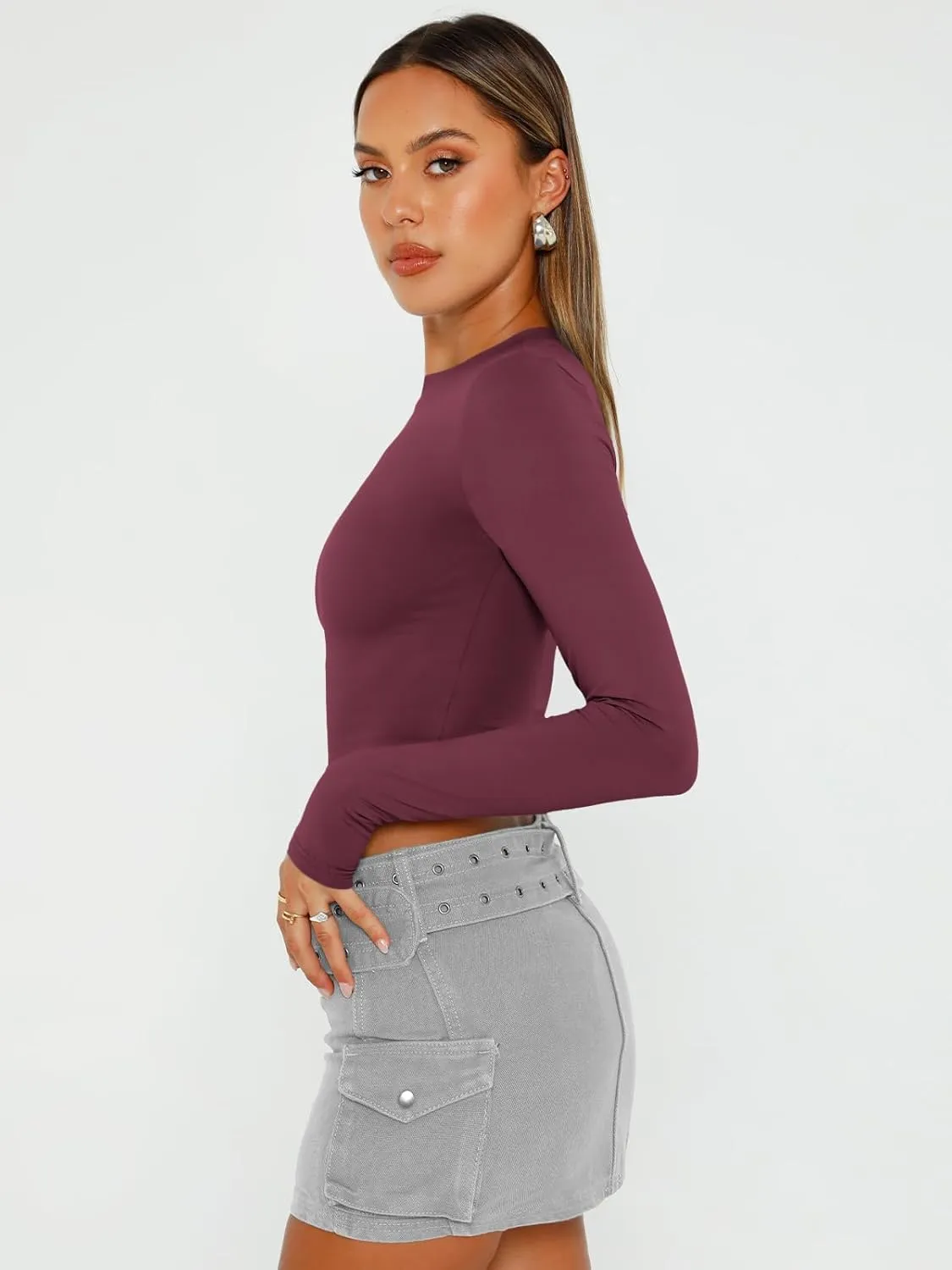 Trendy Queen Womens Long Sleeve Crop Tops Basic Slim Fitted Shirts Fashion 2025 Going Out Y2k Tops Teen Girl Clothes